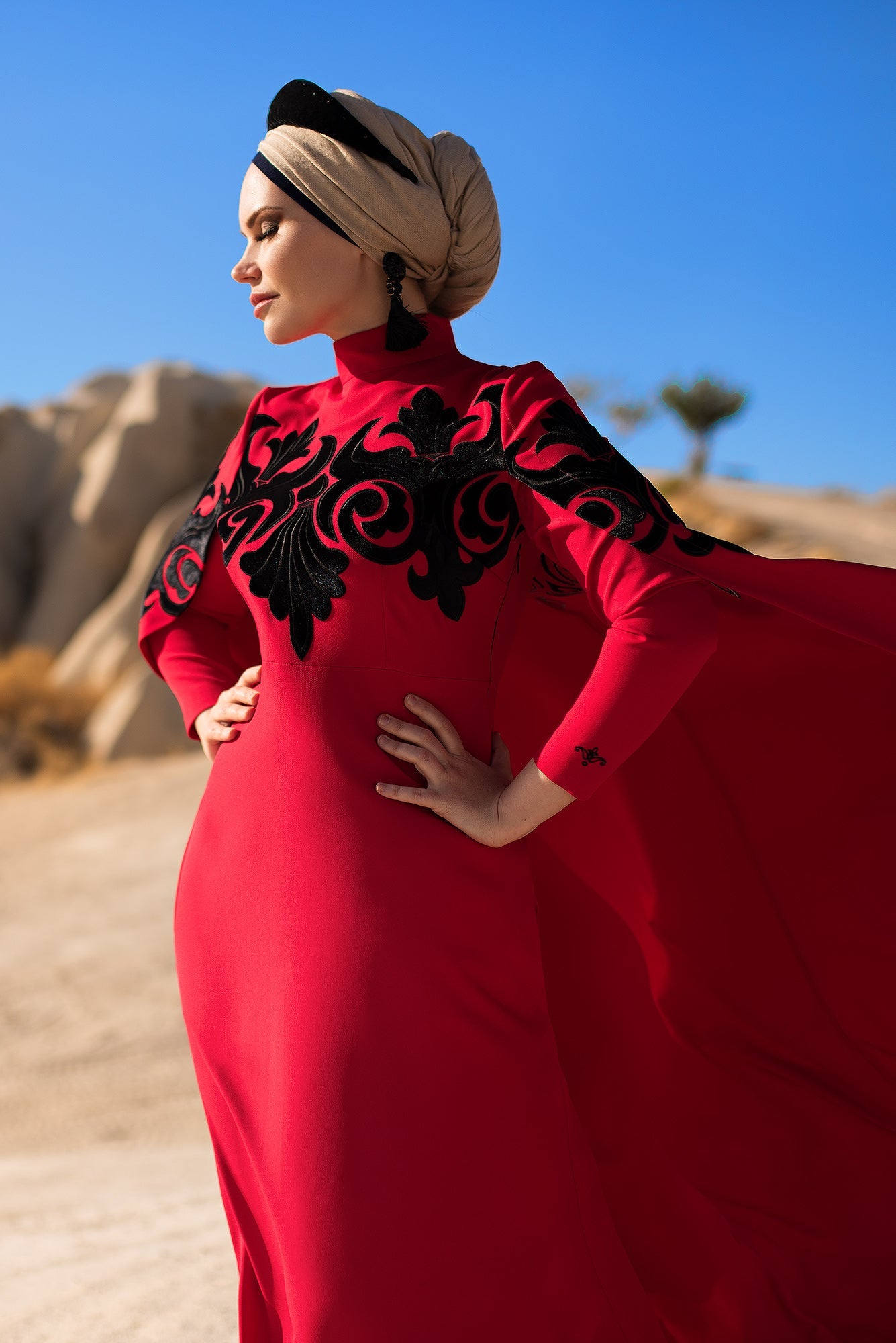 Cape dress in red - Muslima Wear