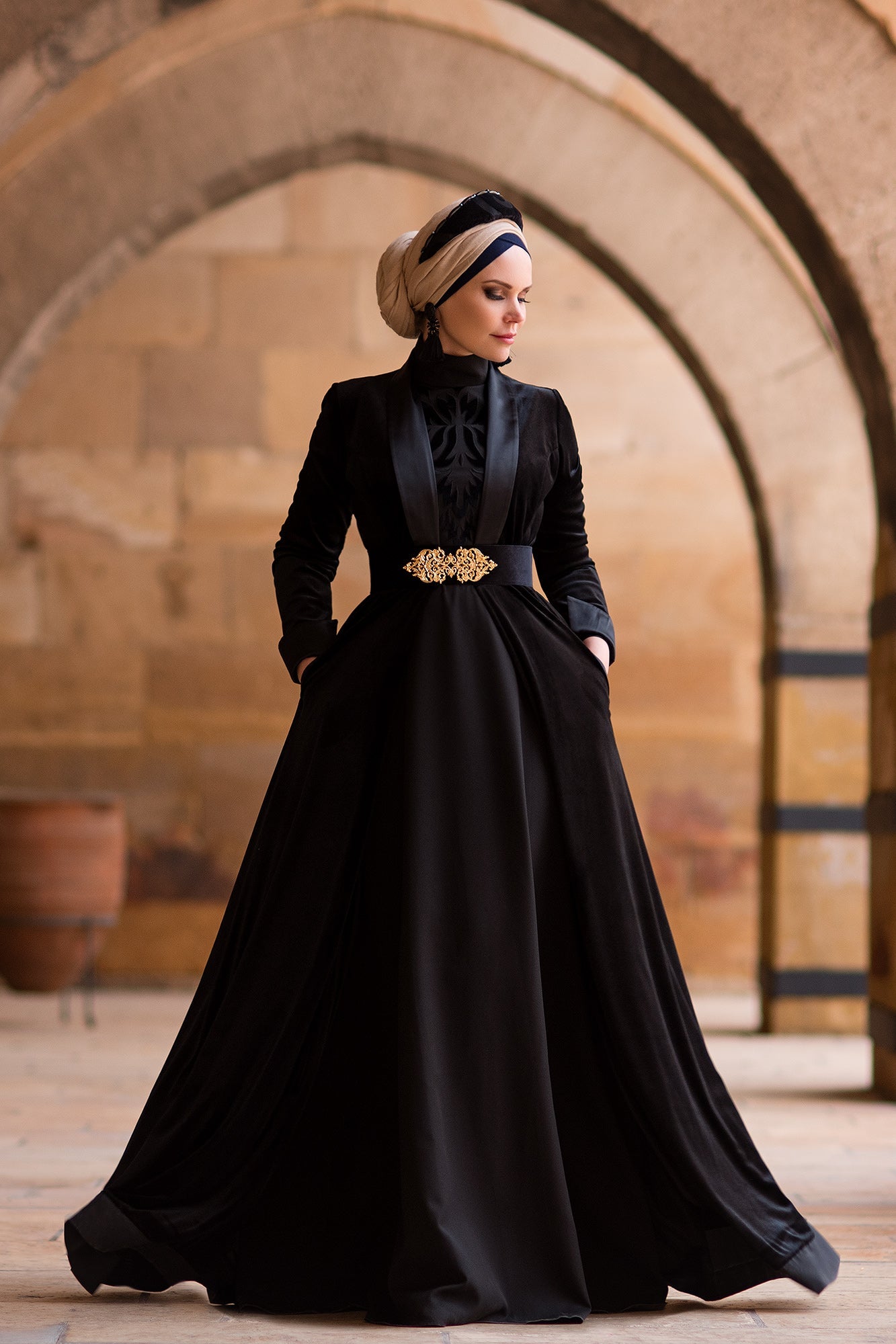 Muslima Black Velvet Coat - Muslima Wear